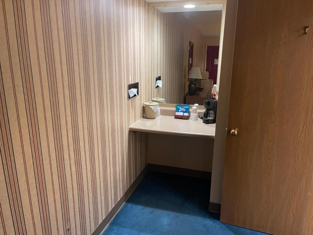 Dollinger'S Motor Inn Albion エクステリア 写真